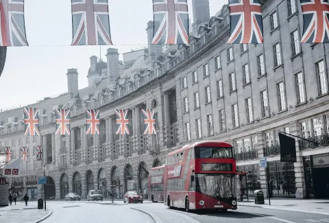UK watchdog proposes mandatory steering fee principles for Apple and Google