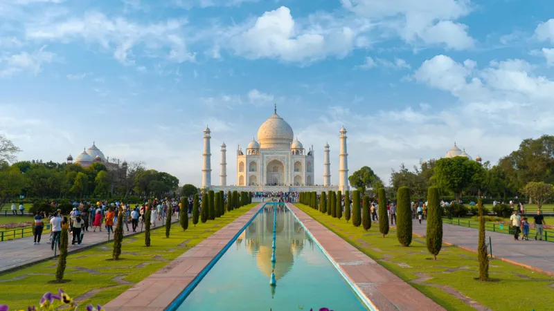 Taj Mahal by Arto Suraj