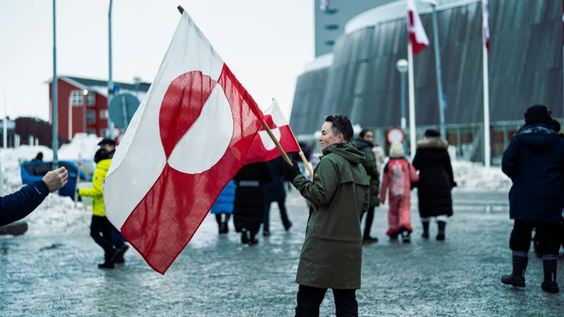 Greenland flag by Peter Platou in Pexels.com