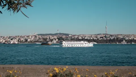 Istambul by Talha Uğuz