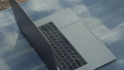 beach and computer by Tima Miroshnichenko - available in Pexels.com