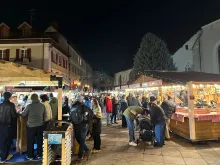 Christmas Market, Annecy, France. ©David Mangan