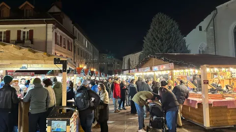 Christmas Market, Annecy, France. ©David Mangan