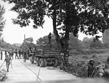 220px-members_of_2nd_engineer_battalion_begin_to_cut_down_the_tree