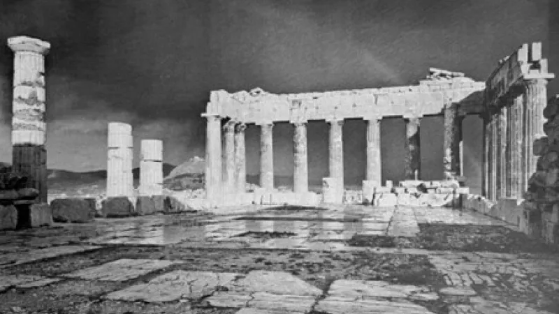 Columns of temple, some not supporting entablature