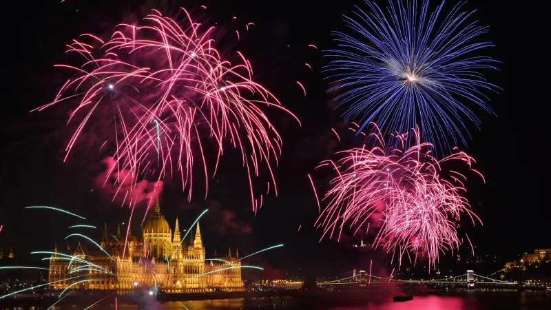 fireworks-2867025_1920